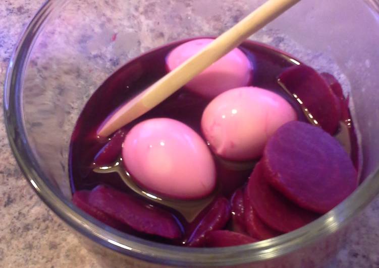 Simple Way to Make Quick Pennsylvania Dutch red beets and eggs