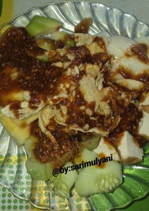 Foto resep Rujak buah bumbu kacang gula