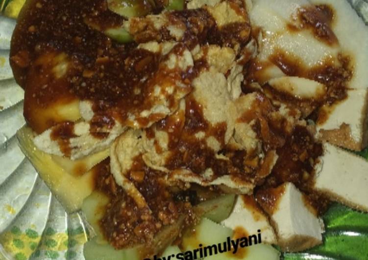 Cara Gampang memasak Rujak buah bumbu kacang gula yang mudah