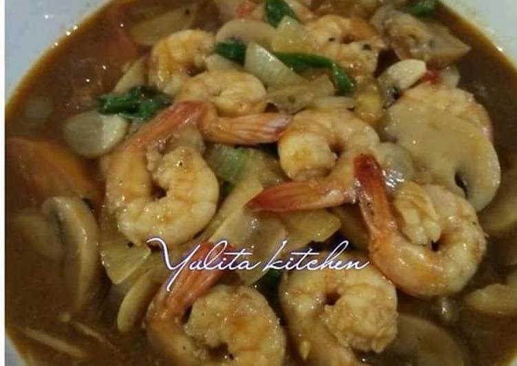 Cara Gampang Menyiapkan Udang Saus Inggris Simpel yang Menggugah Selera