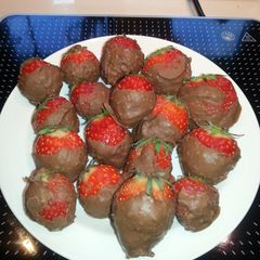 A picture of My chocolate covered straberries.