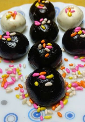 ओरियो डिलीशियस लड्डू (Oreo delicious laddu recipe in hindi) रेसिपी मुख्य फोटो