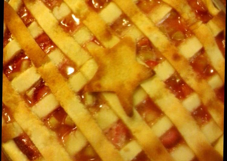 Simple Way to Make Any-night-of-the-week Old Fashioned Strawberry Rhubarb Pie