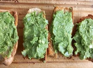 Una foto de Avocado Toast 🥑 - Tostadas con Palta