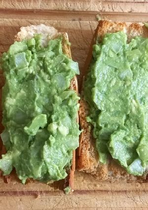 Una foto de Avocado Toast 🥑 - Tostadas con Palta