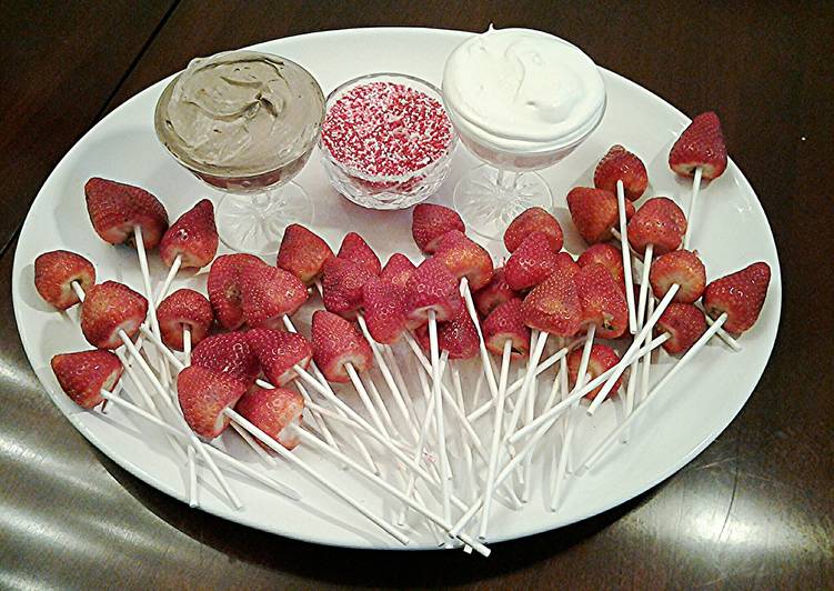 Recipe of Homemade Fresh Strawberry Pops with Vanilla and Chocolate Whipped Cream