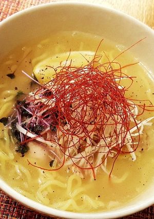 A picture of Chicken Mizutaki and Paitan Ramen (o^^o)♪.