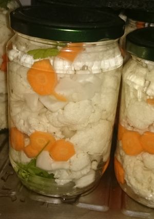 A picture of Pickled cauliflower.