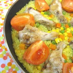 A picture of Paella in a Frying Pan.