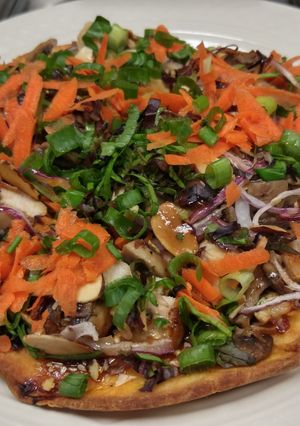 A picture of Thai Chicken Flat Bread.