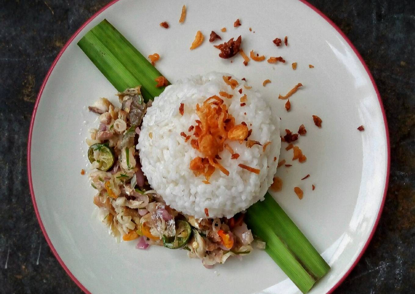 Irisan sup ikan asap