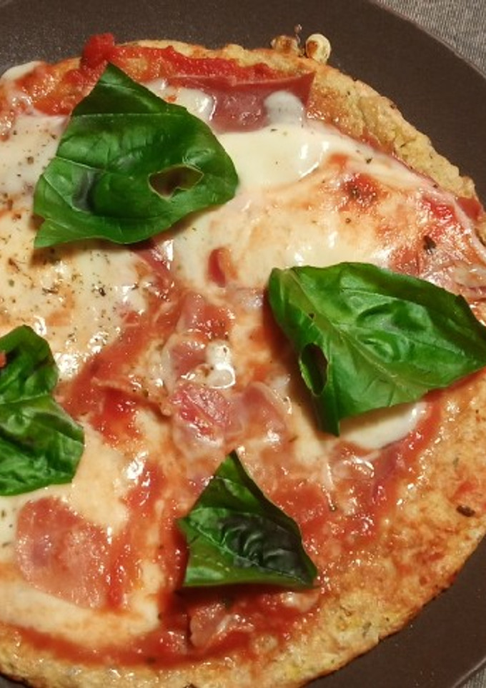 Una foto de Pizza con base de calabacín