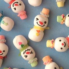 A picture of Marshmallow Snowmen.