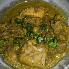 A picture of Green chilli chicken.