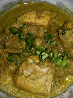 A picture of Green chilli chicken.