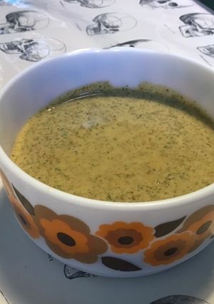 Une photo de Sauce salade à la moutarde à l'ancienne et ail mariné
