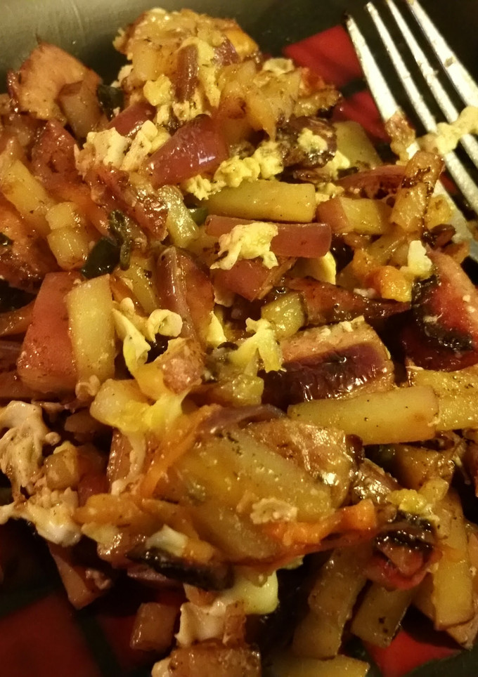 A picture of Breakfast Hash.