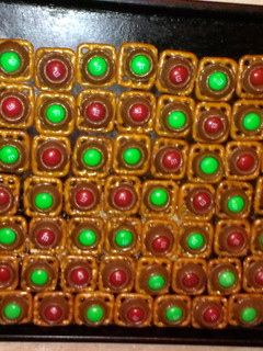 A picture of Holiday Pretzels.