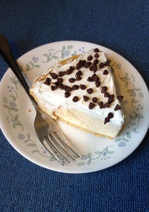 A picture of Peanut Butter Pie.