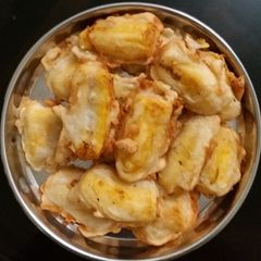 A picture of Banana fritters.