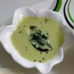 A picture of Coconut green chutney.