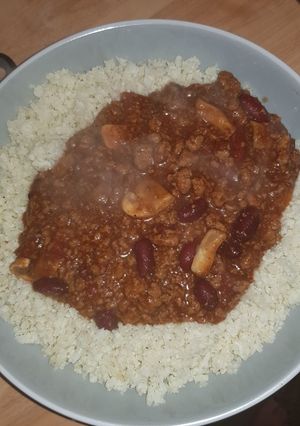 A picture of Quorn Chilli con carne with cauliflower rice.