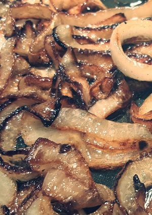 A picture of Sautéed onions.