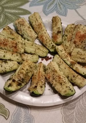 A picture of zucchini fries.