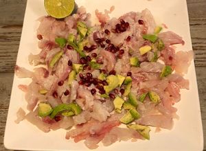 Une photo de Ceviche de maigre Péruvien