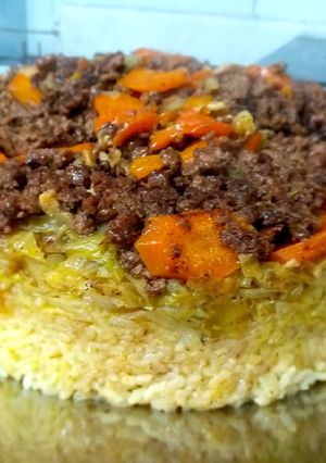 صورة لوصفة مقلوبة الرز بالملفوف