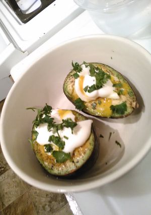 A picture of Guacamole n Egg.