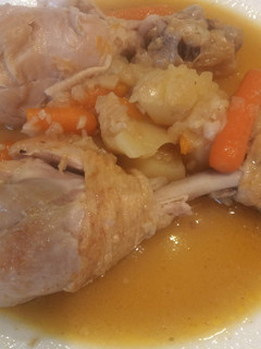 Una foto de Pollo entero o muslitos asado en olla a presión