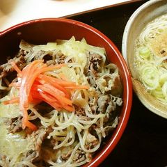 A picture of Healthy Gyuudon (Beef & Rice Bowl) with Shirataki Noodles.