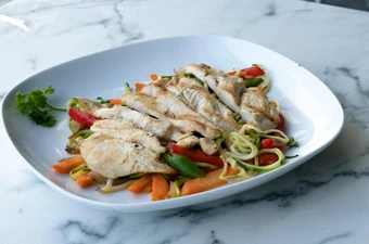 Zucchini Noodles with Grilled Chicken and Veggies