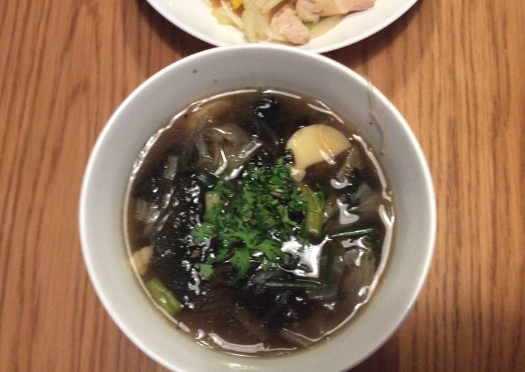 Simple Way to Prepare Ultimate Thai-style Seaweed Soup