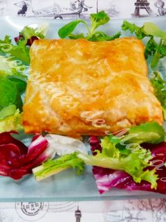 Una foto de Hojaldre de pollo con bechamel