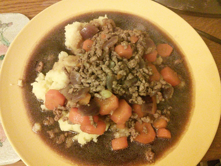 Simple Way Prepare Recipe Minced beef &amp;amp; onion with mash &amp;amp; gravy that is  Makes Drooling, Addictive}