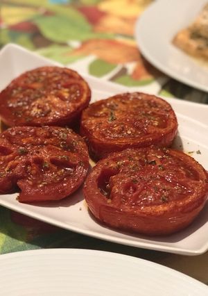 Una foto de Tomate al horno, acompañamiento de primera!!!