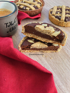 Foto di Crostatine con crema di fagioli cannellini e cacao