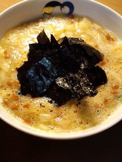 A picture of Egg, Natto and Onion with Shirataki Noodles.