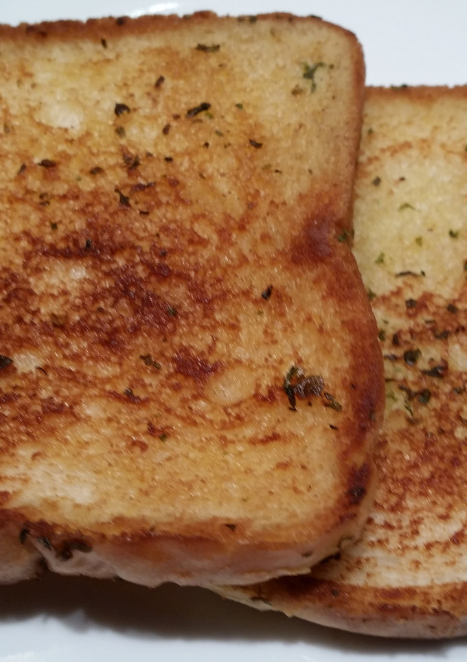 A picture of Garlic Toast for Two.