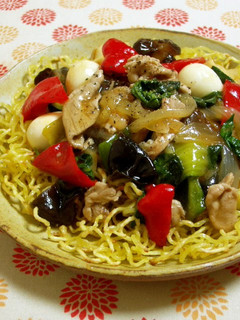 A picture of Crunchy Fried Noodles with Ankake Sauce.
