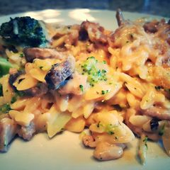 A picture of Orzo broccoli casserole.