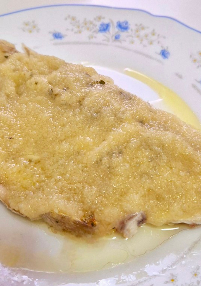 Una foto de Lubina en salsa de manzana