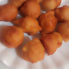 A picture of Semovita puff puff.