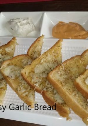 গার্লিক ব্রেড (garlic Bread recipe in Bengali) রেসিপির প্রধান ছবি