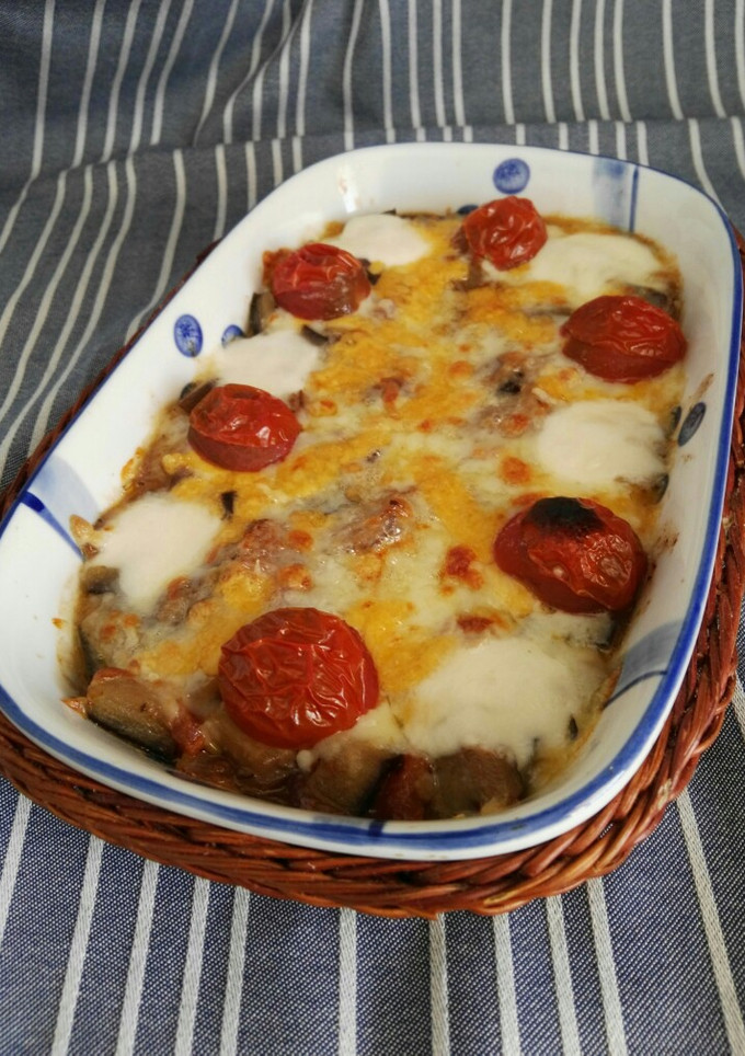Una foto de Gratinado de berenjena y setas