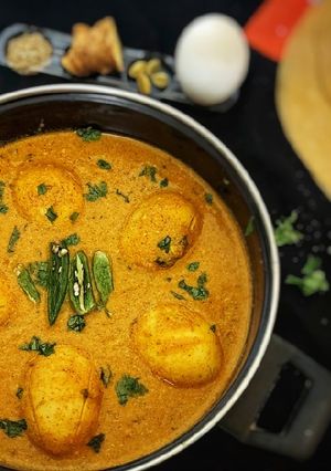ஹைதராபாத் ஸ்டைல் முட்டை கிரேவி(hydrebad style egg gravy recipe in tamil) செய்முறை முக்கிய புகைப்படம்