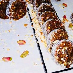A picture of Energy date rolls.