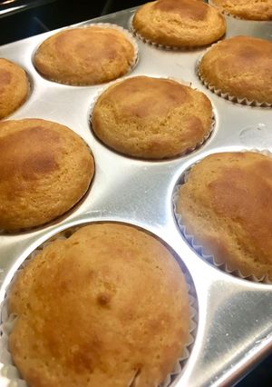 A picture of Cornbread Muffins with Yogurt!.